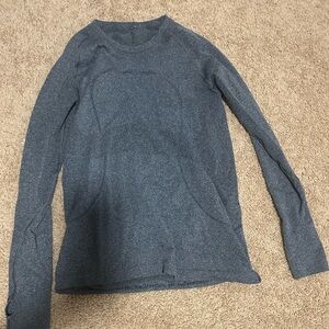 Dark grey lululemon swiftly tech!